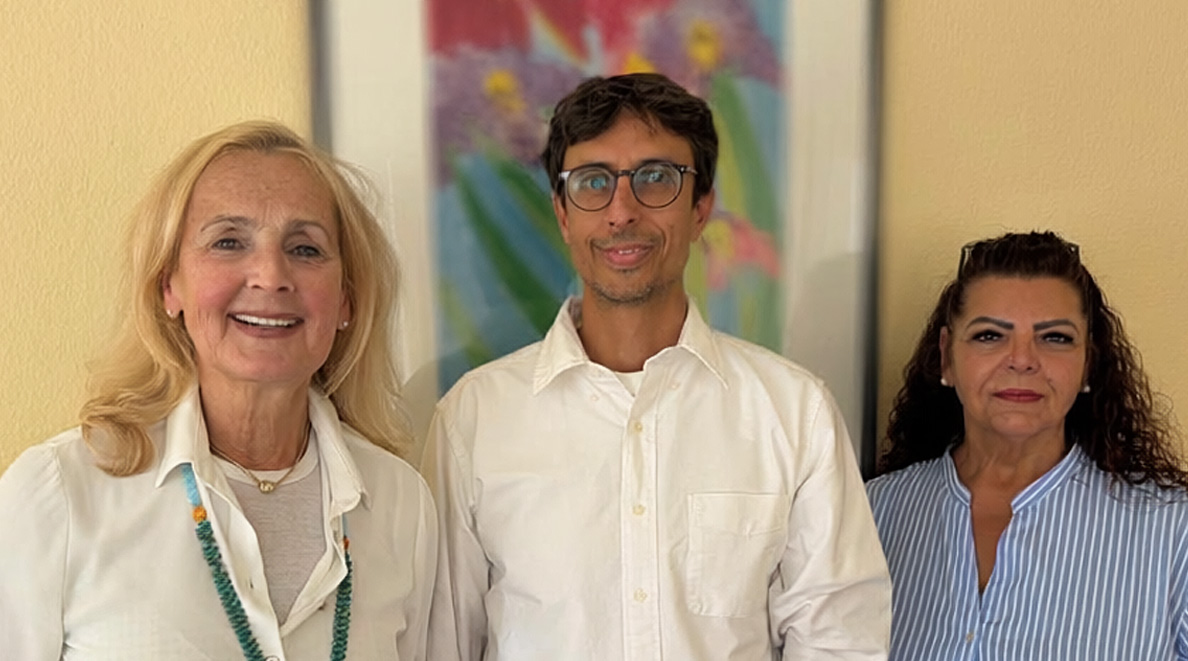 Das Praxisteam: Katrin Kallenberg, Dr. med. Konstantin H&ouml;ller und Frau Yalcin